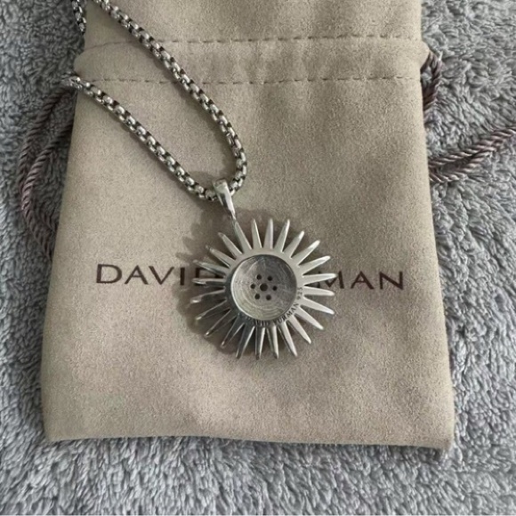 David Yurman Starburst Pendant Necklace in Sterling Silver with Diamonds - Picture 5 of 8